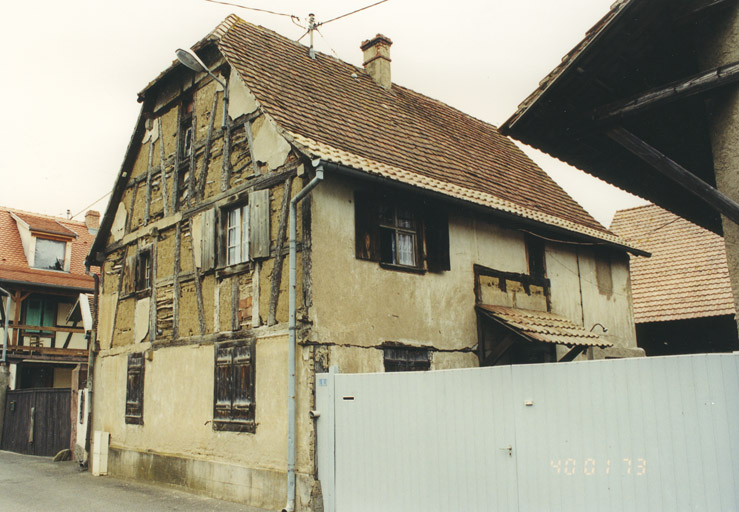 Ferme. Vue d'ensemble.