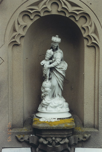 Détail de la statue de Notre-Dame de la Victoire. Monument funéraire de la famille Stoffel.