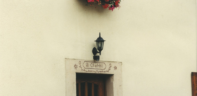Ferme. Détail du linteau.