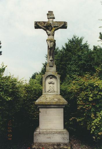 Croix de chemin (B) datée 1899. Vue d'ensemble.