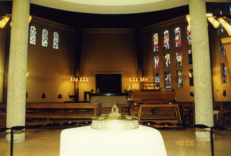 Vue d'ensemble depuis la chapelle baptismale vers l'ouest.