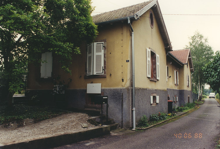 Maison du Domaine de la Navigation. Vue d'ensemble partielle.