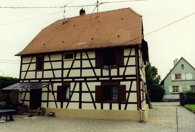 Vue d'ensemble du gouttereau sur cour.