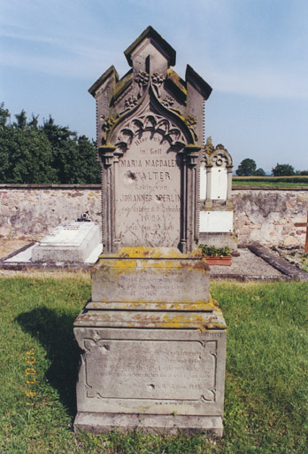 Monument sépulcral de M. M. Walter. Vue d'ensemble.