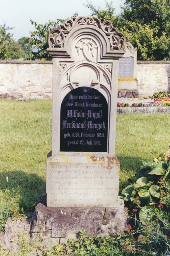 Monument sépulcral de W. A. F. Mengatz. Vue d'ensemble.