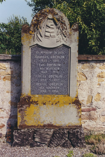 Monument sépulcral de G. Oberlin et E. Fischer. Vue d'ensemble.