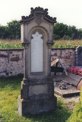 Monument sépulcral de G. Baltzinger. Vue d'ensemble.