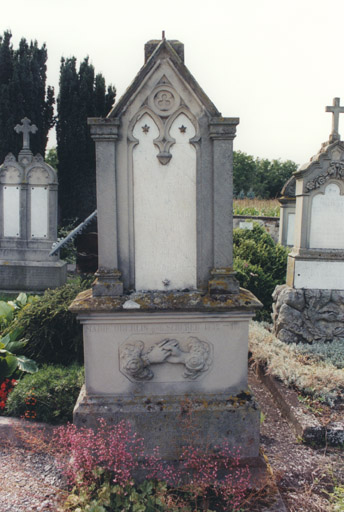 Monument sépulcral de J. Scherer. Vue d'ensemble.