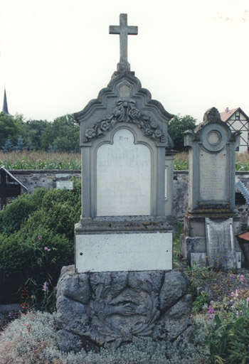 Vue d'ensemble du monument sépulcral de F. Zimmermann.
