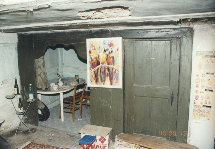 Logement secondaire. Vue partielle intérieure de l'alcôve.