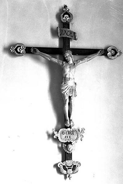 Croix : Christ en croix