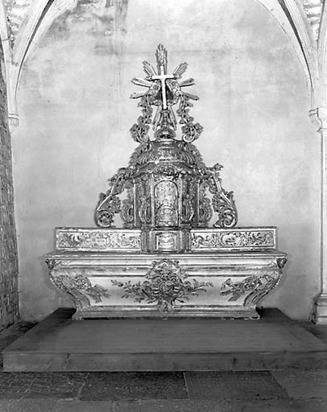 Autel, gradin d'autel, tabernacle (ensemble du maître-autel)