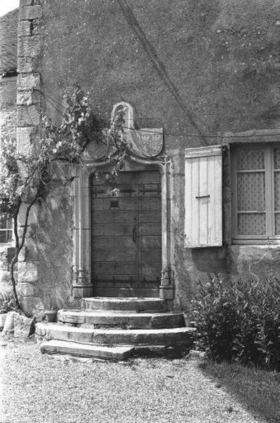 La porte d'entrée.
