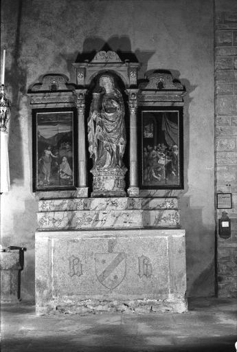 Vue d'ensemble : autel et retable de sainte Marie Madeleine. ; Autel et retable de sainte Marie Madeleine.