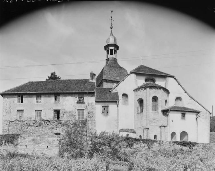 Prieuré de bénédictins, actuellement église paroissiale Saint-Lothain et maison