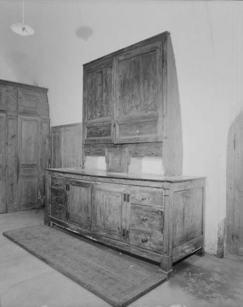 Commode de sacristie