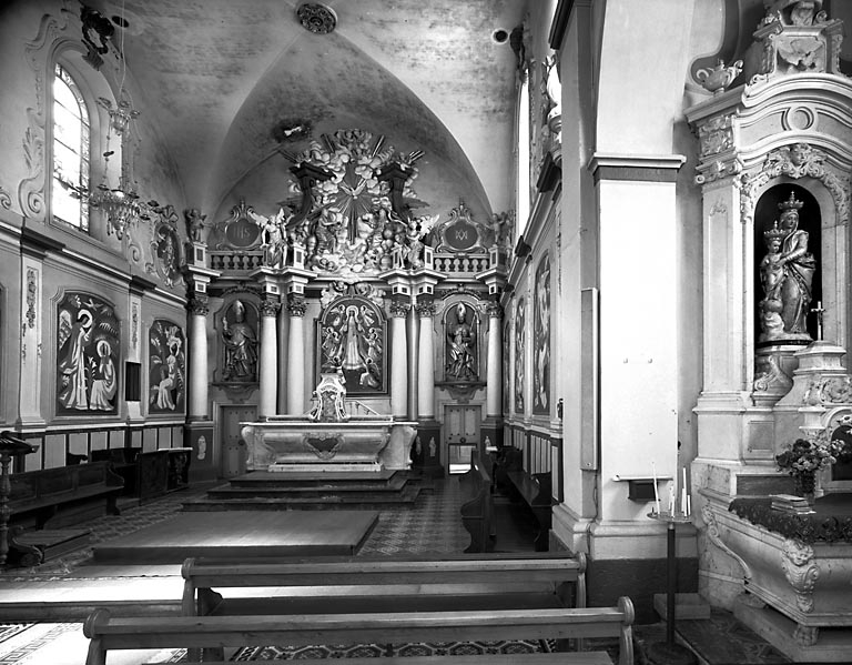 Autel, tabernacle, gradin d'autel, retable, 2 statues, tableau (ensemble du maître-autel)