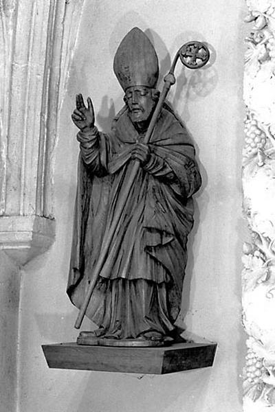 Statue : saint évêque