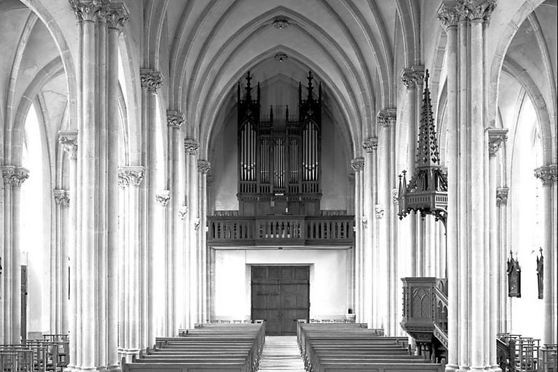 La nef vue depuis le choeur.