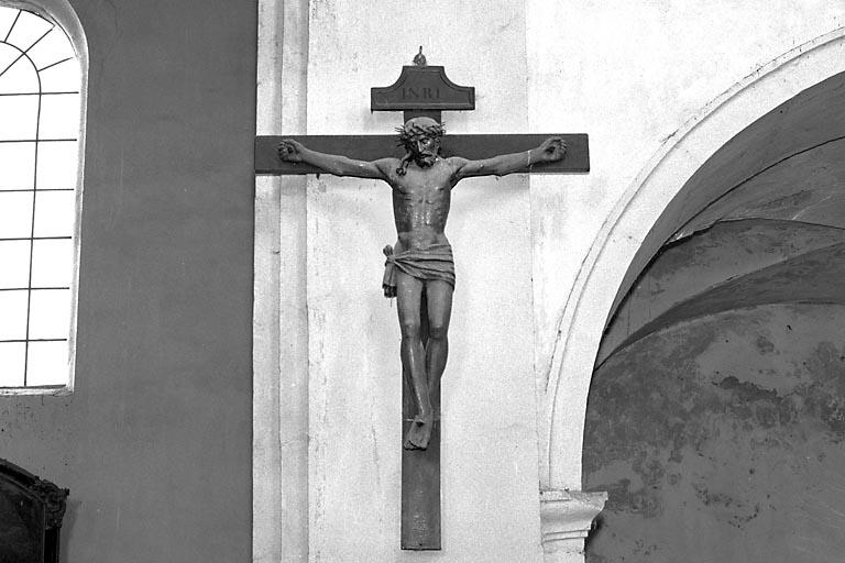 Croix : Christ en croix