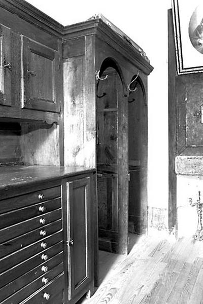 Meuble de sacristie, confessionnal de sacristie