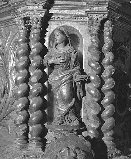 Statuette : sainte