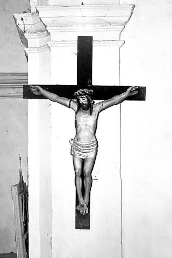 Croix : Christ en croix