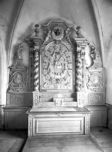 Autel, 2 gradins d'autel, tabernacle, retable (autel secondaire droit)