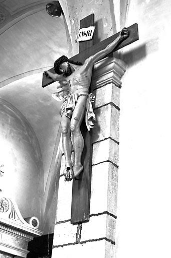 Croix : Christ en croix