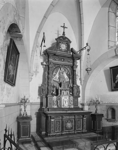 Autel, retable, tabernacle, gradin d'autel, 4 statues (ensemble du maître-autel)