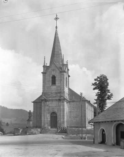 Façades antérieure et latérale droite.