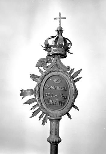 Inscription au revers du bâton de procession de la sainte Trinité.