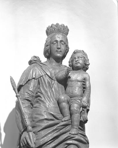 Statue : Vierge à l'Enfant