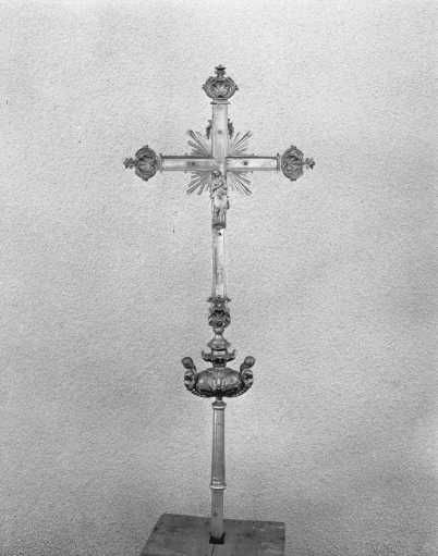 Croix de procession : le Christ.