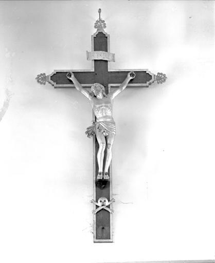 Croix : Christ en croix