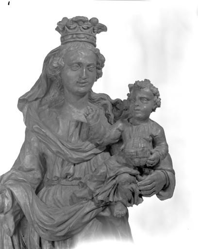 Statue : Vierge à l'Enfant