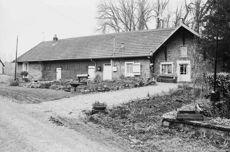 Façade antérieure d'un logement ouvrier.