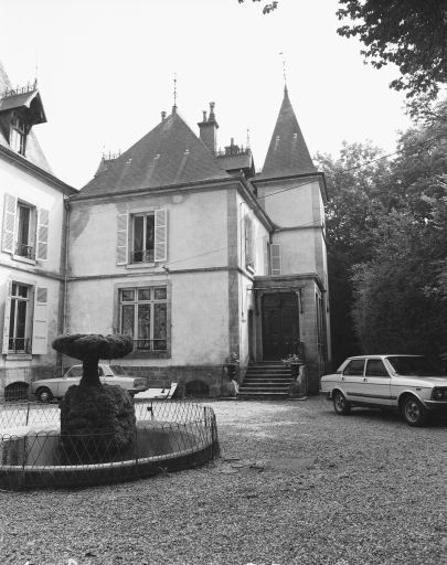 Extension sud-ouest du château.