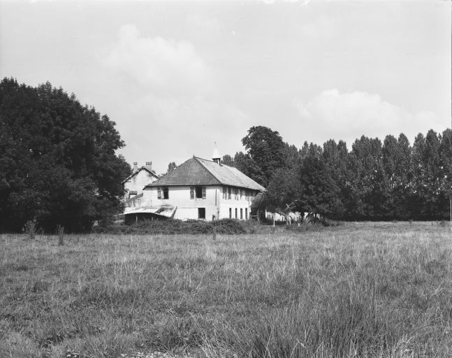 Le presbytère depuis le sud-est.