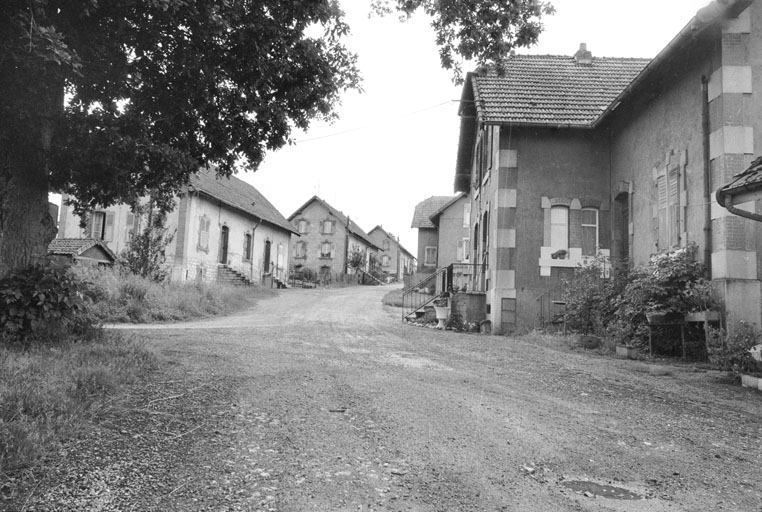 Cité ouvrière en 1980.SRI. Enquête régionale sur les bâtiments industriels (1979-1981).