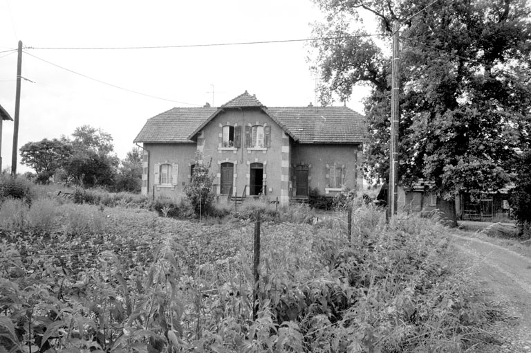 Logement d'ouvriers de la cité en 1980.SRI. Enquête régionale sur les bâtiments industriels (1979-1981).