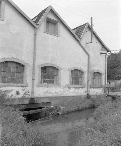 Bief de dérivation sous l'atelier des pompes en 1981.
