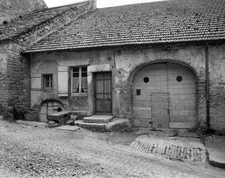 Façade antérieure, vue de face.