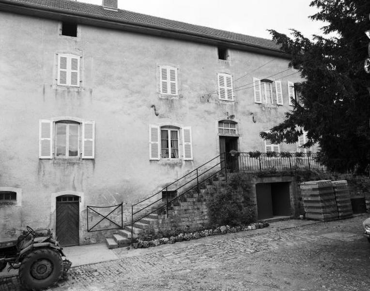 Elévation sur cour de l'habitation.