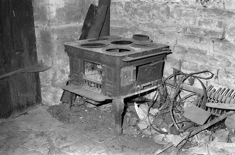 Cuisinière de série M ou MM.