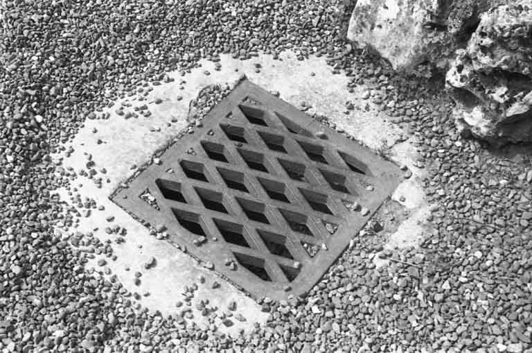 Grille d'égout.