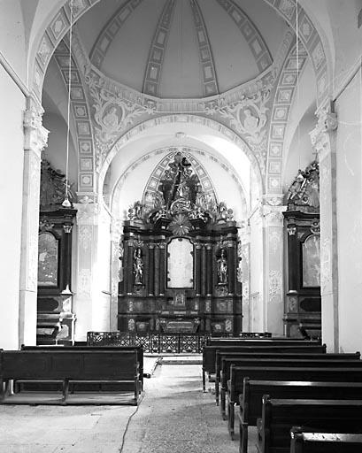 Vue du transept et du choeur.