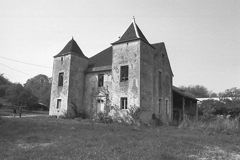 Façades antérieure et latérale droite.