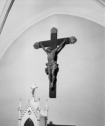 Croix : Christ en croix