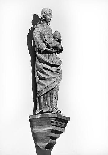 Statue : Vierge à l'Enfant